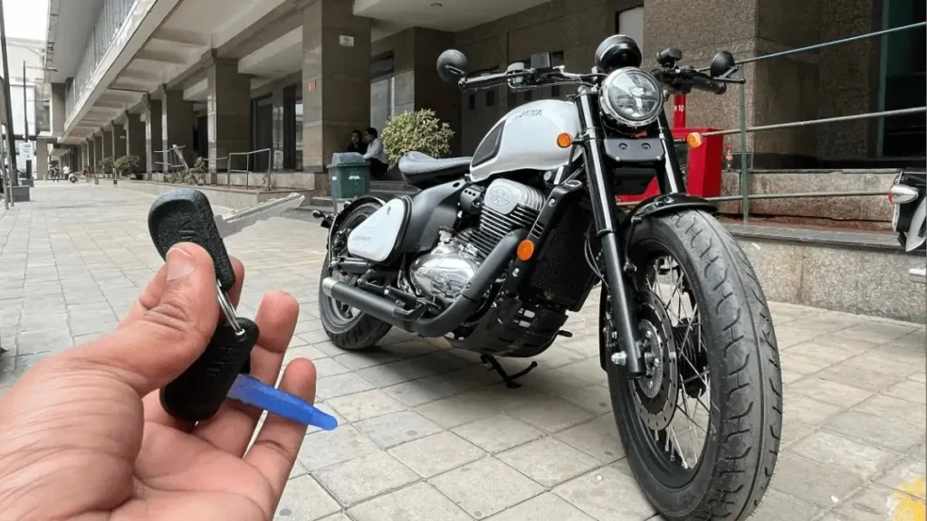 Jawa 42 Bobber